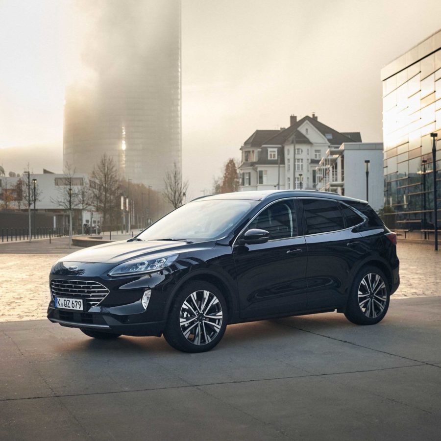 Ford lanserer nye Kuga som full hybrid med firehjulstrekk