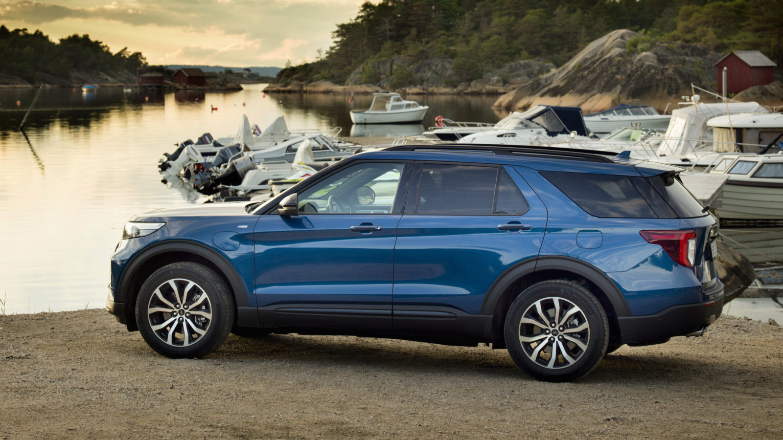 Lanserer nye Ford Explorer ladbar hybrid som varebil