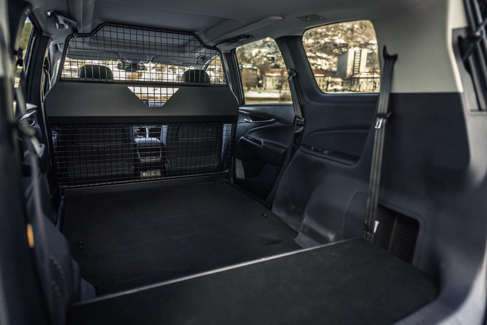 MAXUS EUNIQ 2-SETER – ENDELIG EN EL-VAREBIL MED PERSONBILKOMFORT!