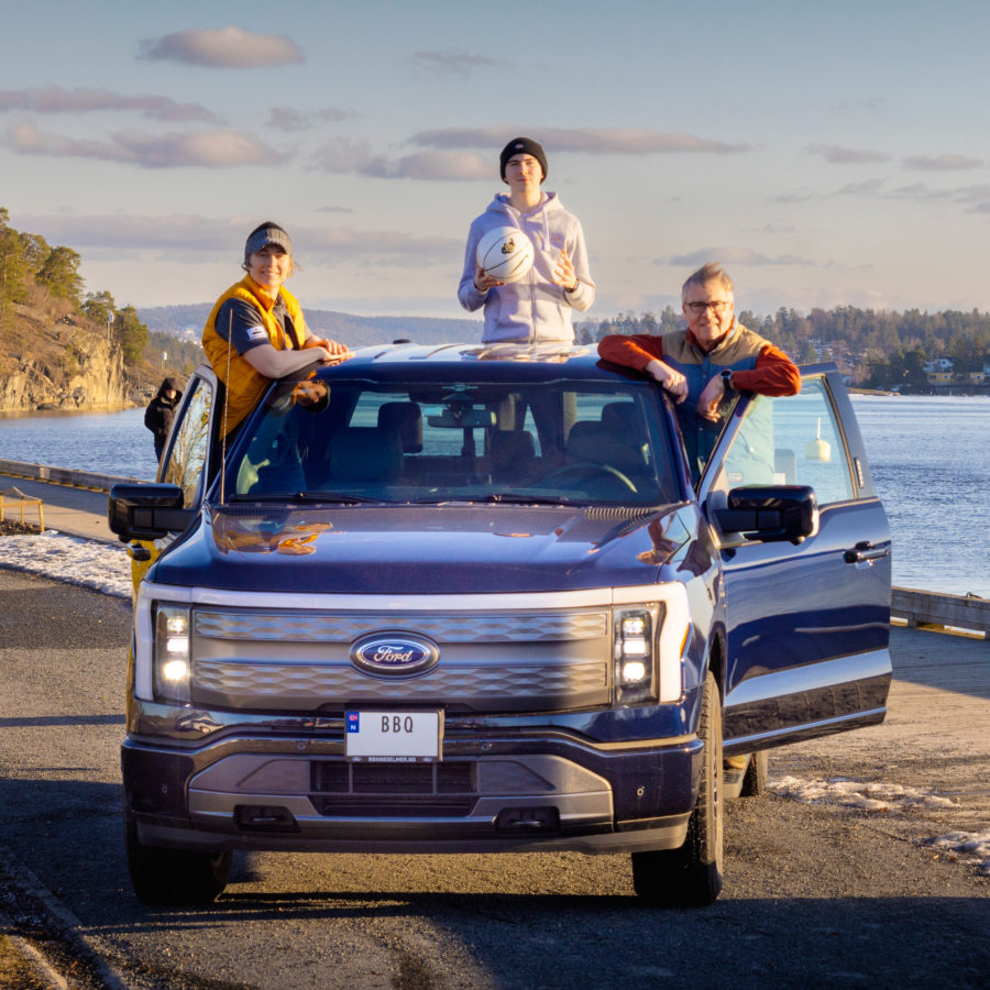 FORDS FØRSTE NORSKE F-150 LIGHTNING-KUNDE: EN HELELEKTRISK DRØMMEBIL FOR MANGE NORDMENN!