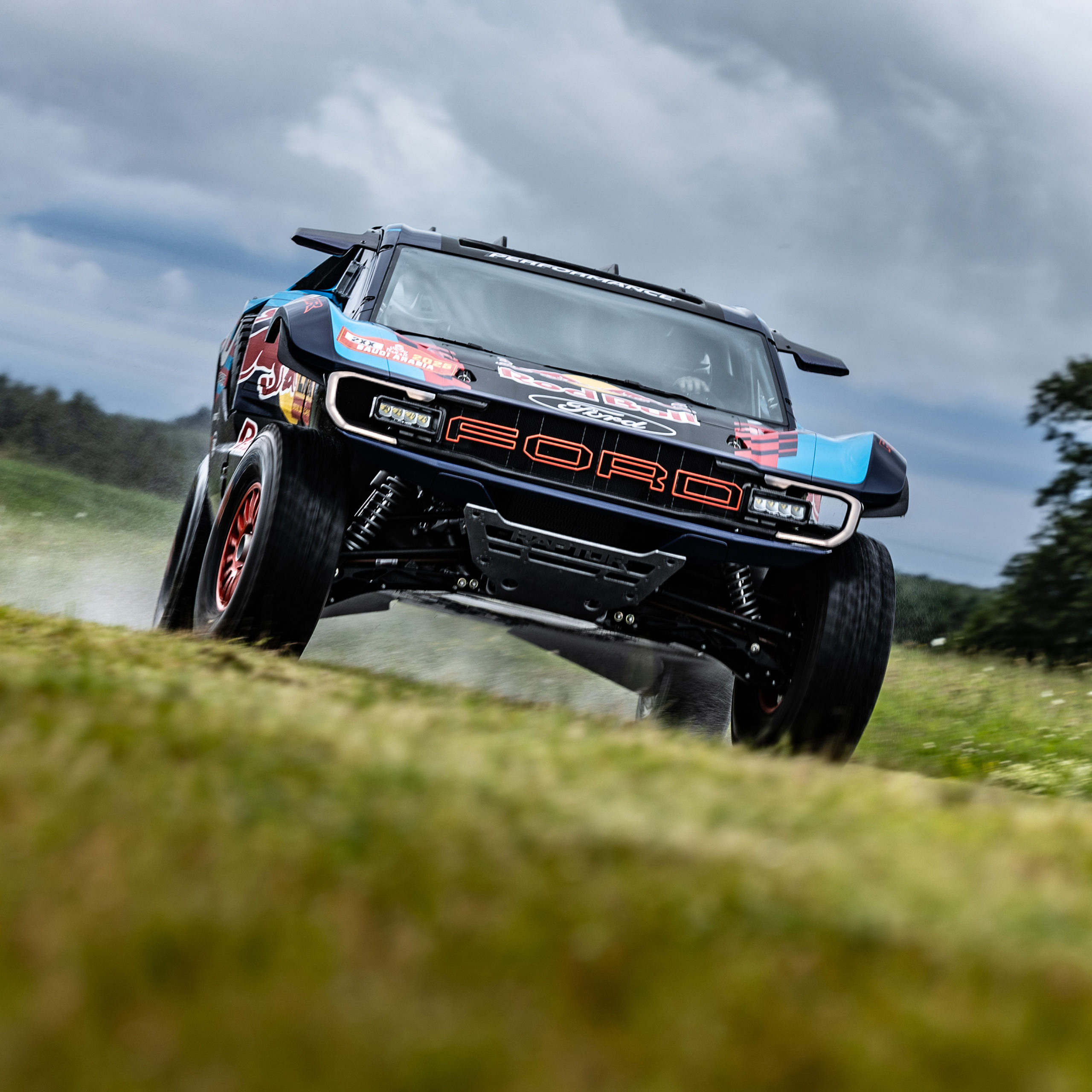 Lanserer nye Ford Raptor T1: Klar for offroad-racing og Rally Dakar