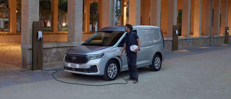 Ford Transit Connect ladbar hybrid