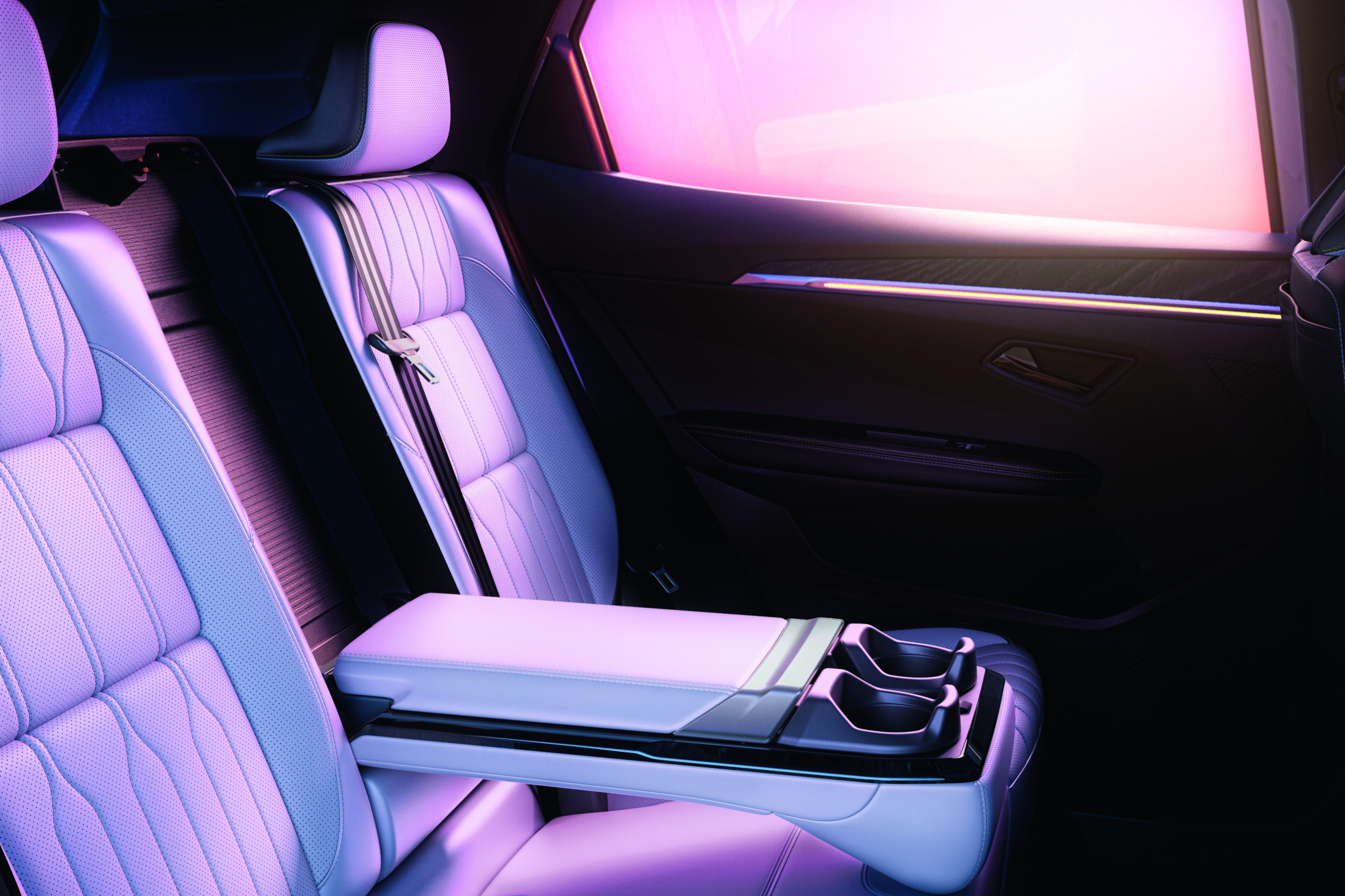 Baksetet i Renault Scenic E-Tech electric med armlene.